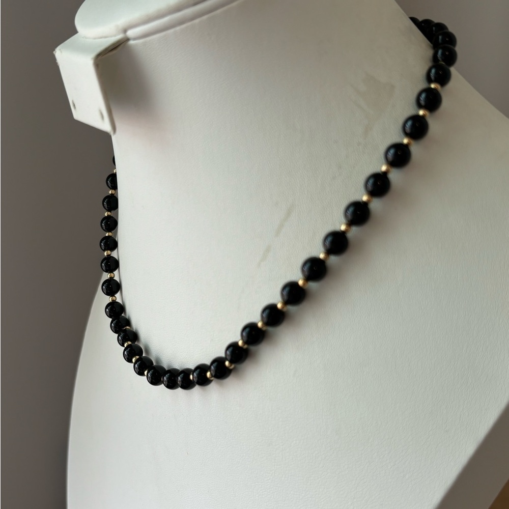 Vintage black beaded necklace / small gold beads in between/ 17 in length - Picture 2 of 7